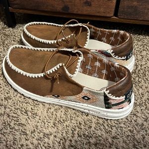 Womens Hey Dude Slip On Shoes 10